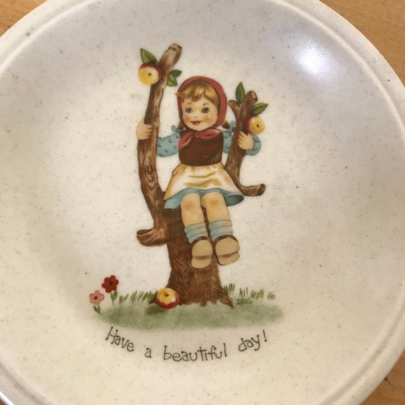 Have a Beautiful Day Ceramic Trinket Dish Hummel-style Iris Girl in Apple Tree - Picture 1 of 4